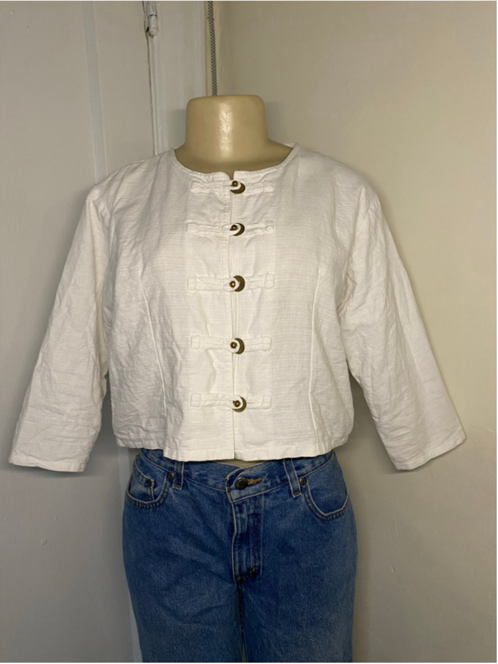 White linen cropped jacket shirt